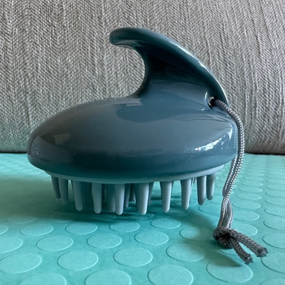 BRIOGEO Scalp Revival Stimulating Therapy Massager - NEW - Picture 4 of 5